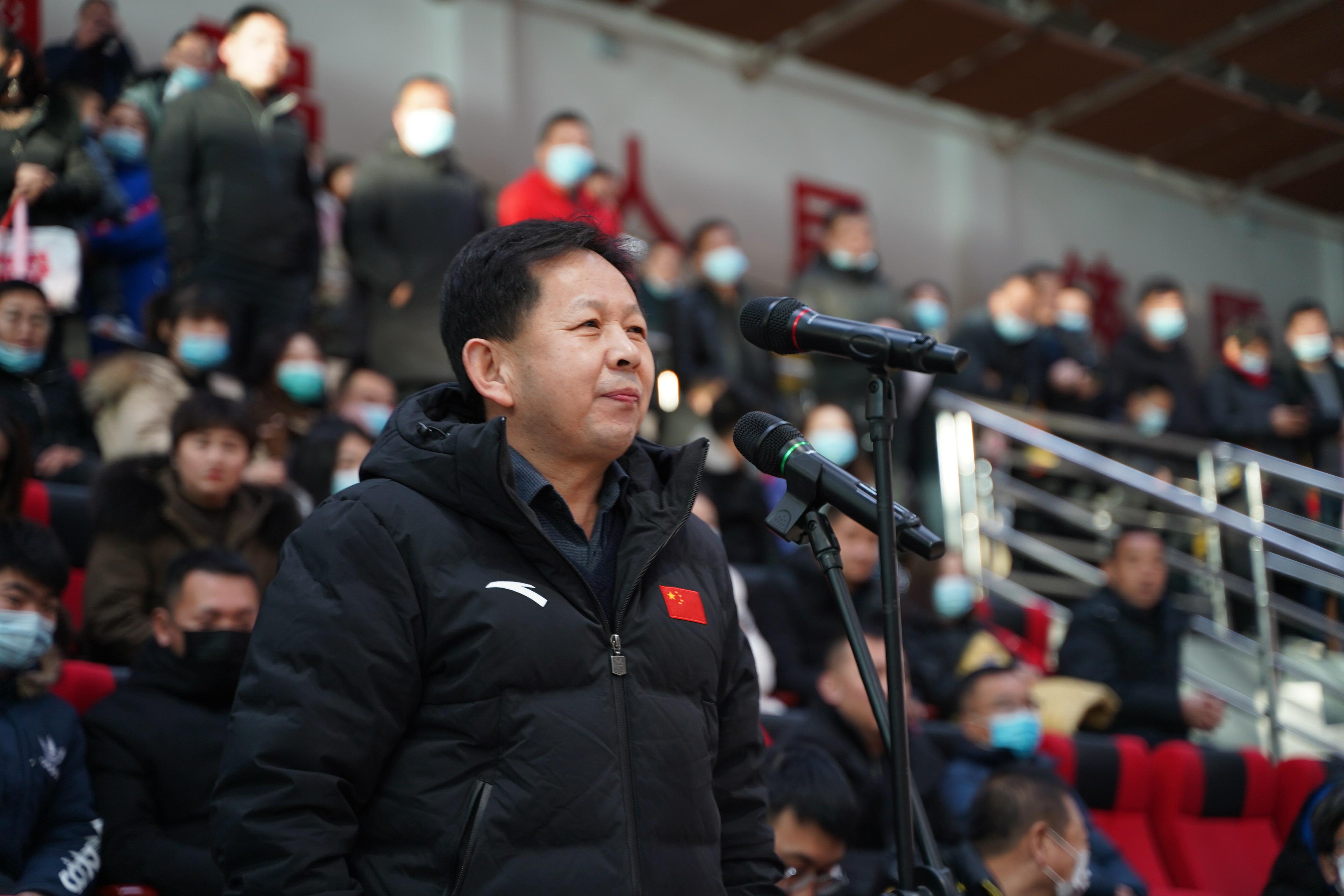 幼儿篮球传接球训练_篮球接力传球规则幼儿园_传球接力游戏幼儿园