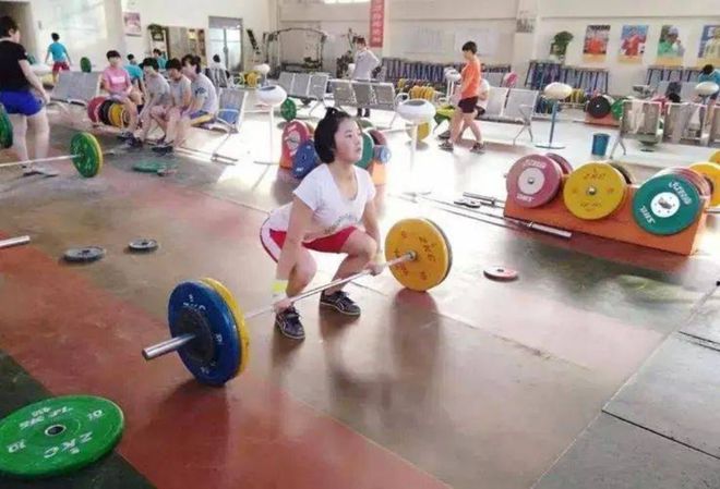奥运举重冠军韩国获得几枚金牌_韩国举重获得奥运冠军_奥运举重冠军韩国获得者