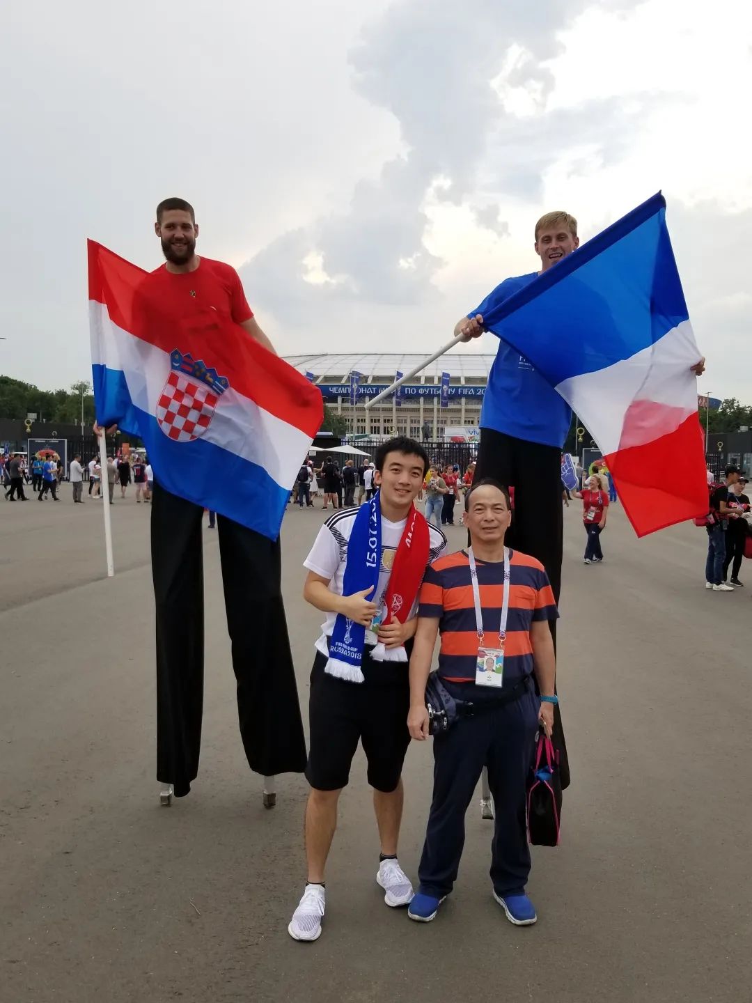 世界足球杯2022冠军是谁啊_足球世界冠军杯叫什么杯_去年足球杯世界冠军
