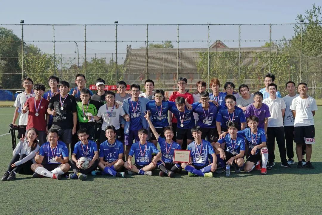 足球世界冠军杯叫什么杯_世界足球杯2022冠军是谁啊_去年足球杯世界冠军