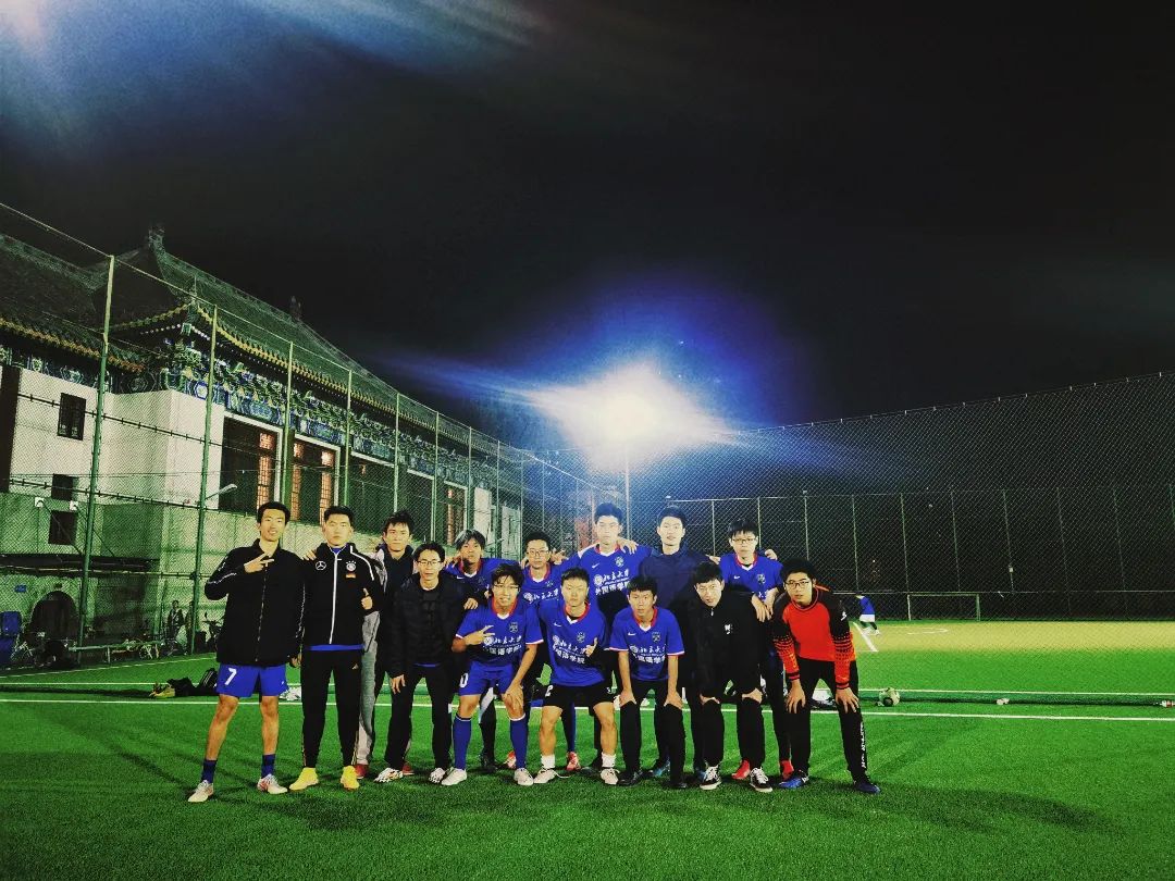 足球世界冠军杯叫什么杯_世界足球杯2022冠军是谁啊_去年足球杯世界冠军