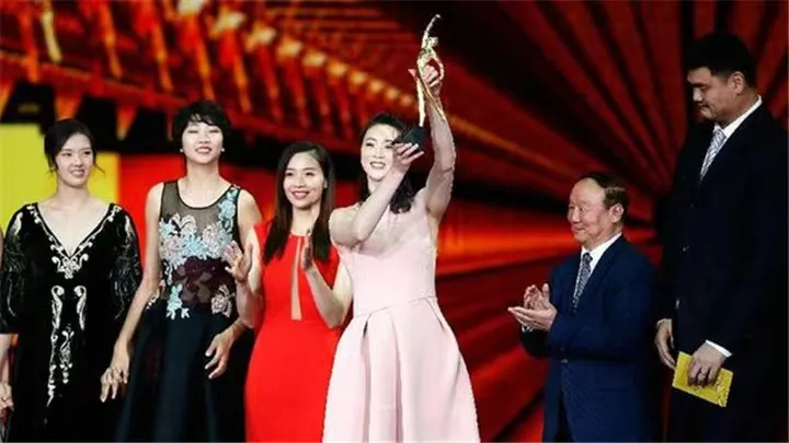 举重冠军谌利军奥运会_奥运举重冠军会谌利军简介_举重谌利军奥运会视频