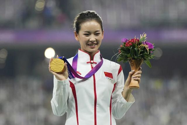 竞走女子国际冠军金牌多少钱_钱静怡百科_世界冠军钱微