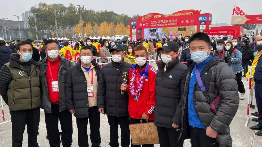 马拉松冠军全程多少时间_马拉松冠军怎么_马拉松冠军奖金多少钱