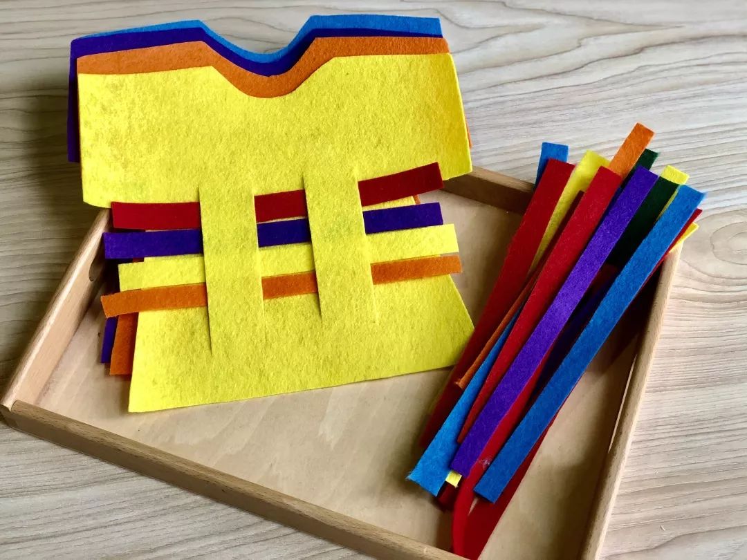 幼儿园小班教学教具制作_小班教具技能生活活动反思_生活技能教具小班
