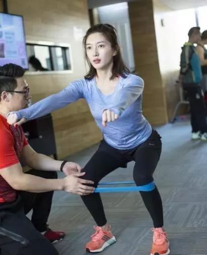 张俪健身教练_明星张俪怎么健身_张俪健身前后