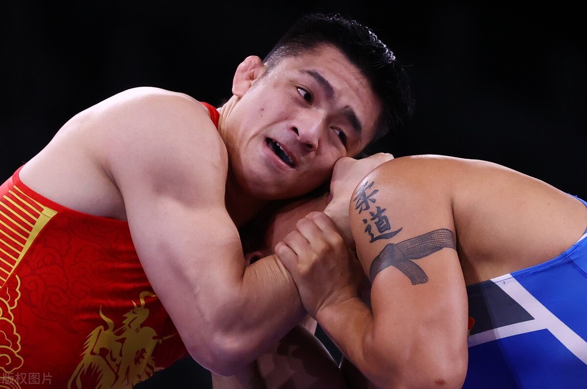 摔跤为什么是回合制_回合摔跤规则比赛是什么_摔跤比赛回合规则