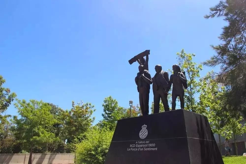 足球百年的历史有哪些人_百年足球历史人有几个_百年足球历史人有哪些