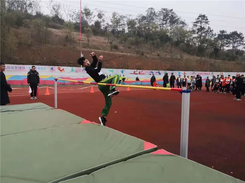 贵州女篮球运动员_贵州篮球联赛女子单打冠军_贵州女子篮球队