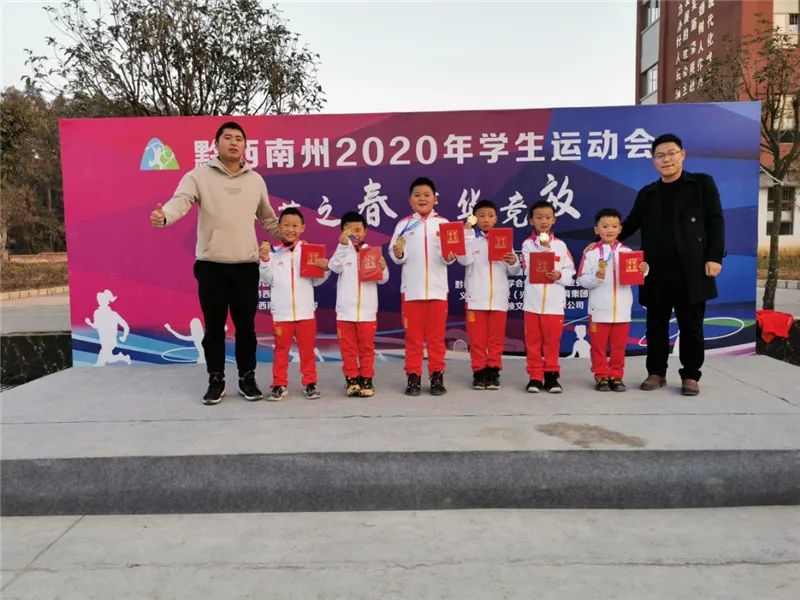 贵州女篮球运动员_贵州篮球联赛女子单打冠军_贵州女子篮球队