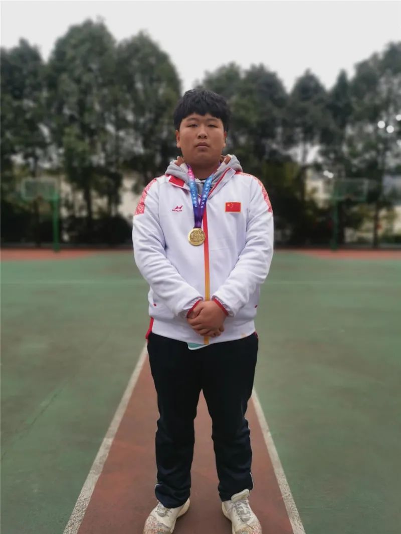 贵州女子篮球队_贵州女篮球运动员_贵州篮球联赛女子单打冠军
