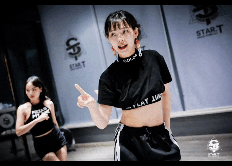 游泳冠军跳韩舞_韩国游泳冠军_游泳选手跳舞